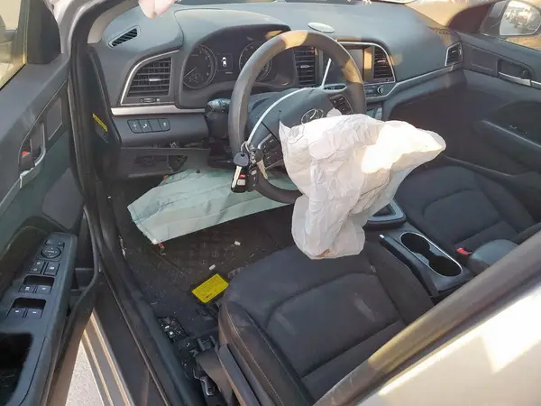 KMHD84LF5JU679075 2018 HYUNDAI ELANTRA - Image 8