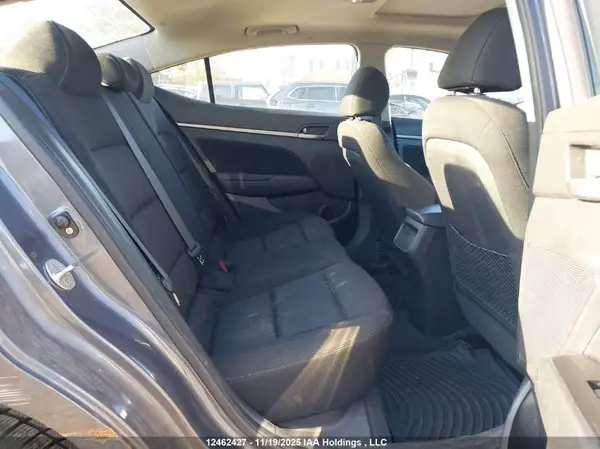 KMHD84LF5JU685121 2018 HYUNDAI ELANTRA - Image 8