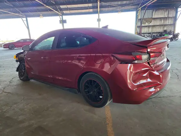 KMHD84LF5JU697575 2018 HYUNDAI ELANTRA - Image 2