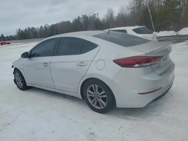 KMHD84LF5JU703889 2018 HYUNDAI ELANTRA - Image 2