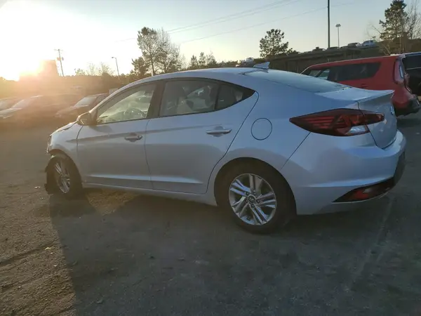 KMHD84LF5KU738160 2019 HYUNDAI ELANTRA - Image 2