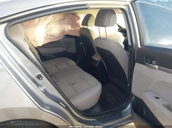 KMHD84LF5KU743116 2019 HYUNDAI ELANTRA - Image 8