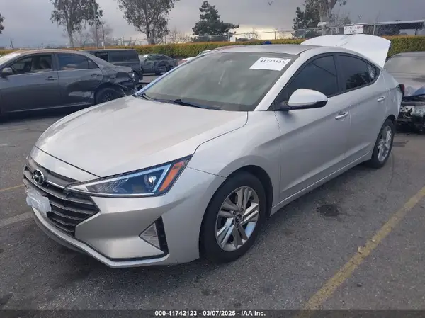 KMHD84LF5KU746324 2019 HYUNDAI ELANTRA - Image 2