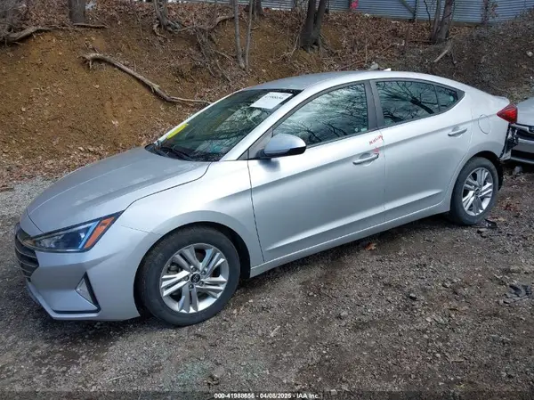 KMHD84LF5KU786841 2019 HYUNDAI ELANTRA - Image 2