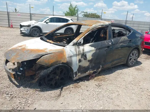 KMHD84LF5KU811902 2019 HYUNDAI ELANTRA - Image 2