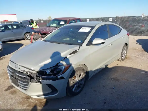 KMHD84LF6HU060933 2017 HYUNDAI ELANTRA - Image 2