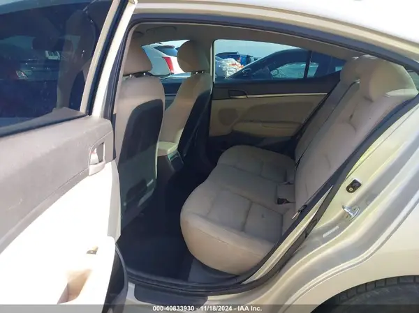 KMHD84LF6HU067008 2017 HYUNDAI ELANTRA - Image 8