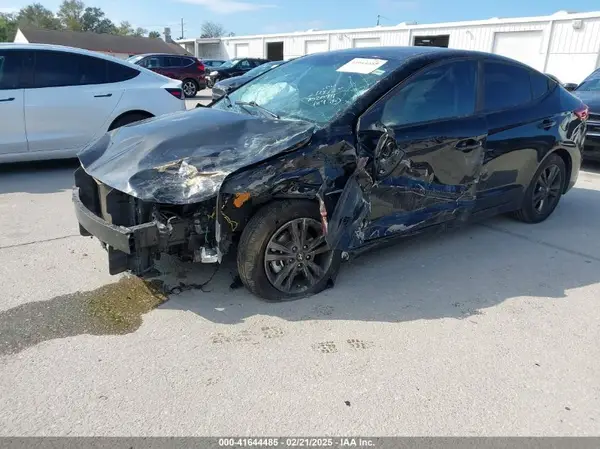 KMHD84LF6HU104395 2017 HYUNDAI ELANTRA - Image 2