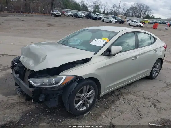 KMHD84LF6HU105773 2017 HYUNDAI ELANTRA - Image 2