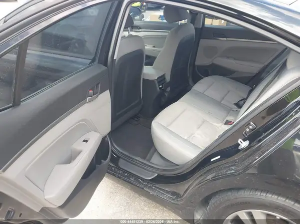 KMHD84LF6HU105840 2017 HYUNDAI ELANTRA - Image 8