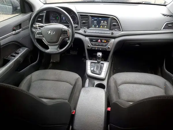 KMHD84LF6HU113937 2017 HYUNDAI ELANTRA - Image 8