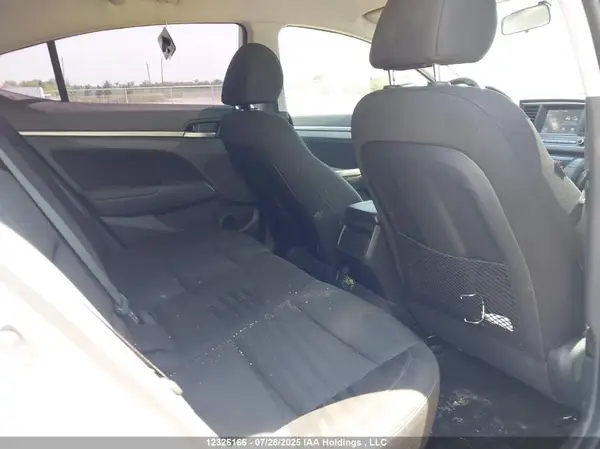 KMHD84LF6HU138465 2017 HYUNDAI ELANTRA - Image 8