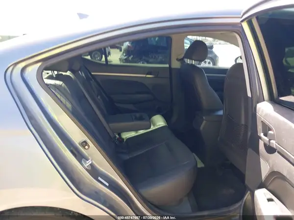 KMHD84LF6HU148610 2017 HYUNDAI ELANTRA - Image 8