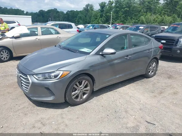 KMHD84LF6HU154746 2017 HYUNDAI ELANTRA - Image 2