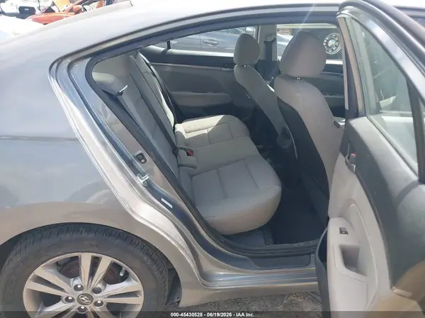 KMHD84LF6HU154746 2017 HYUNDAI ELANTRA - Image 8