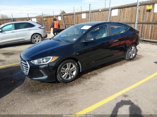 KMHD84LF6HU160126 2017 HYUNDAI ELANTRA - Image 2