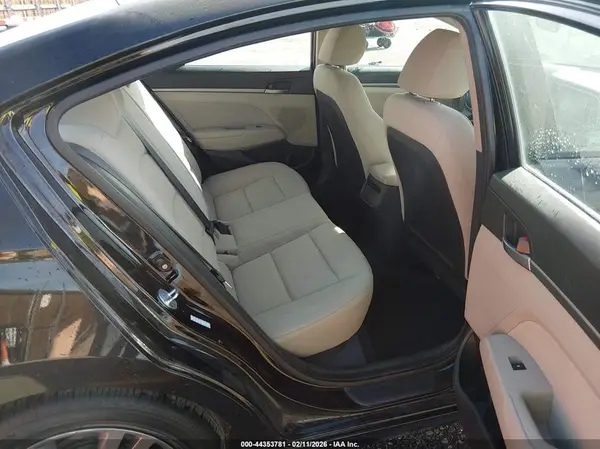 KMHD84LF6HU160126 2017 HYUNDAI ELANTRA - Image 8