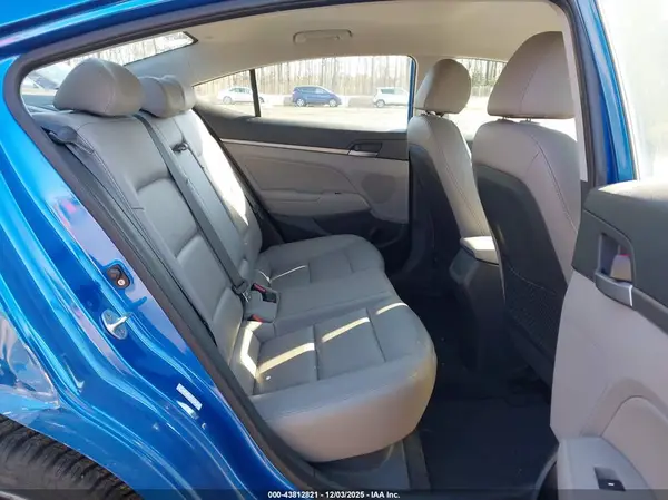 KMHD84LF6HU162832 2017 HYUNDAI ELANTRA - Image 8