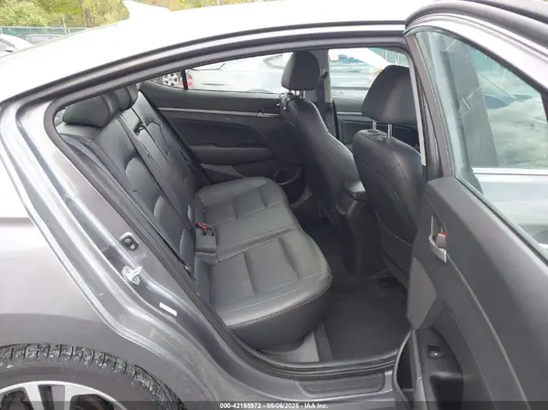 KMHD84LF6HU164466 2017 HYUNDAI ELANTRA - Image 8