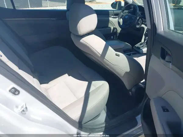 KMHD84LF6HU179968 2017 HYUNDAI ELANTRA - Image 8