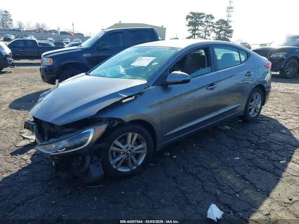 KMHD84LF6HU185950 2017 HYUNDAI ELANTRA - Image 2