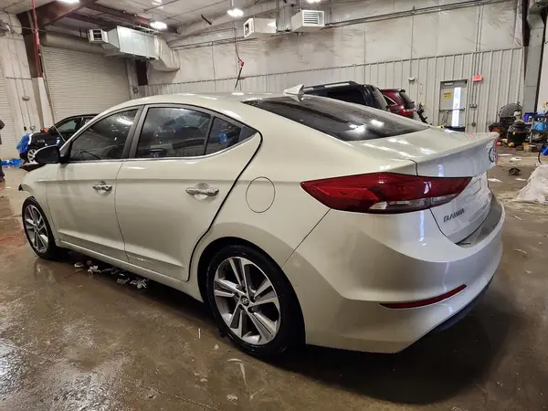 KMHD84LF6HU191182 2017 HYUNDAI ELANTRA - Image 2