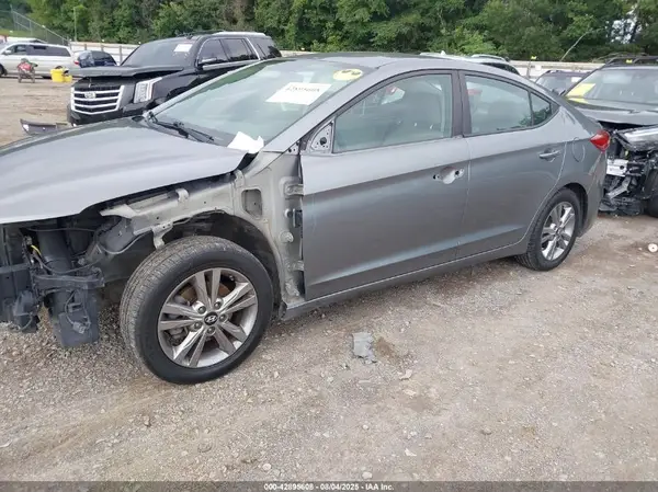 KMHD84LF6HU192901 2017 HYUNDAI ELANTRA - Image 2
