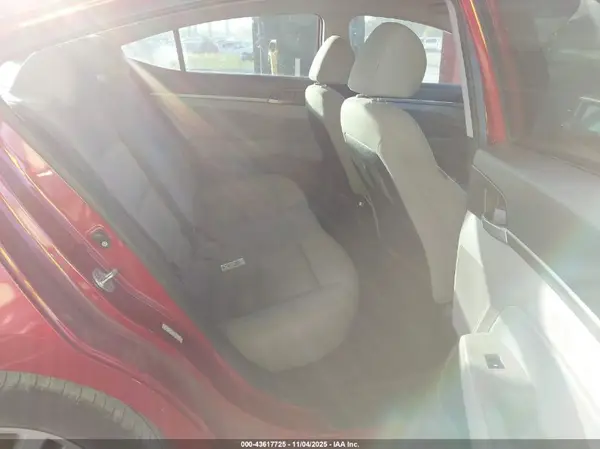 KMHD84LF6HU223127 2017 HYUNDAI ELANTRA - Image 8