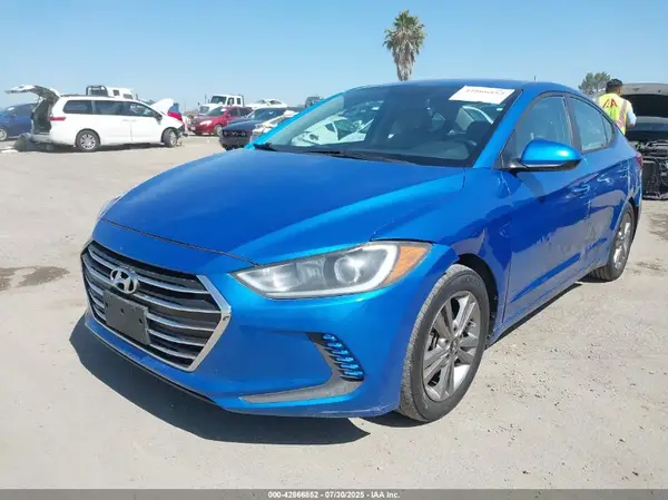 KMHD84LF6HU224360 2017 HYUNDAI ELANTRA - Image 2
