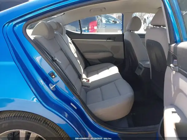 KMHD84LF6HU224360 2017 HYUNDAI ELANTRA - Image 8