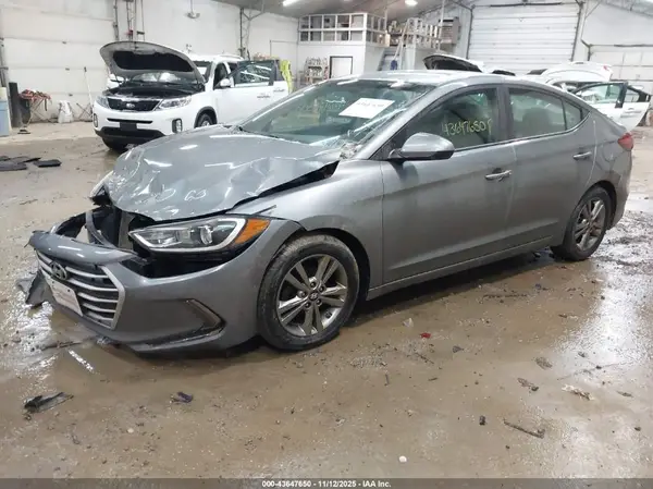 KMHD84LF6HU225928 2017 HYUNDAI ELANTRA - Image 2
