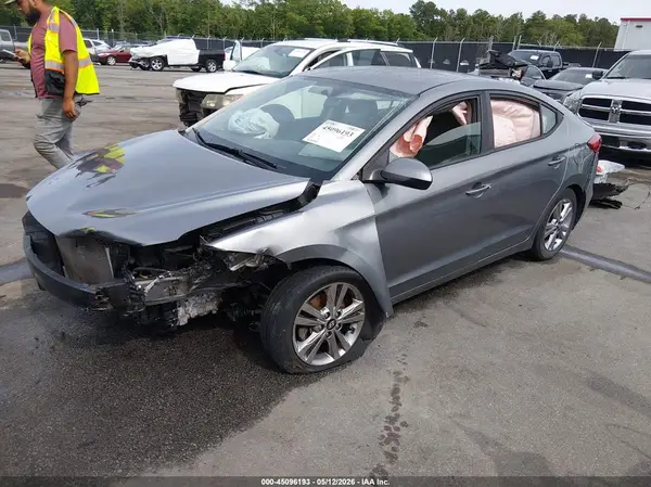 KMHD84LF6HU229848 2017 HYUNDAI ELANTRA - Image 2