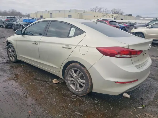 KMHD84LF6HU237643 2017 HYUNDAI ELANTRA - Image 2