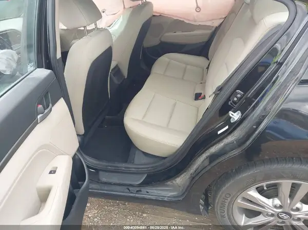 KMHD84LF6HU238792 2017 HYUNDAI ELANTRA - Image 8