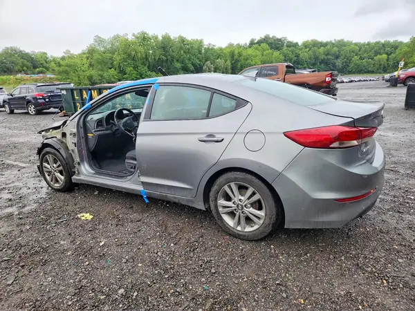 KMHD84LF6HU245239 2017 HYUNDAI ELANTRA - Image 2