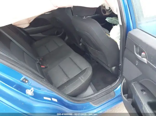 KMHD84LF6HU247976 2017 HYUNDAI ELANTRA - Image 8