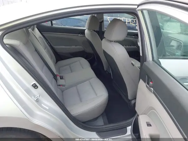 KMHD84LF6HU272473 2017 HYUNDAI ELANTRA - Image 8