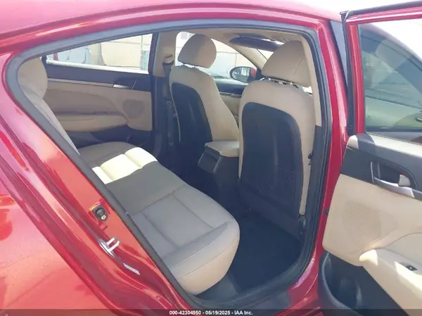 KMHD84LF6HU274014 2017 HYUNDAI ELANTRA - Image 8