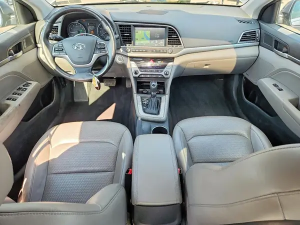 KMHD84LF6HU355739 2017 HYUNDAI ELANTRA - Image 8