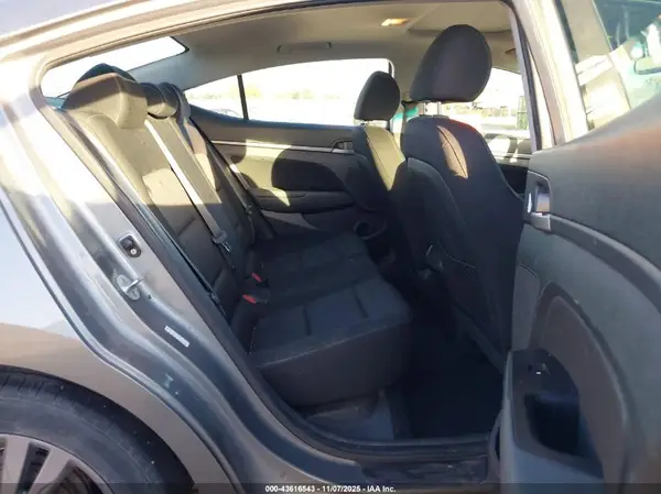 KMHD84LF6HU364912 2017 HYUNDAI ELANTRA - Image 8