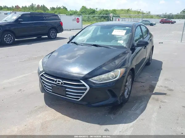 KMHD84LF6HU381158 2017 HYUNDAI ELANTRA - Image 2
