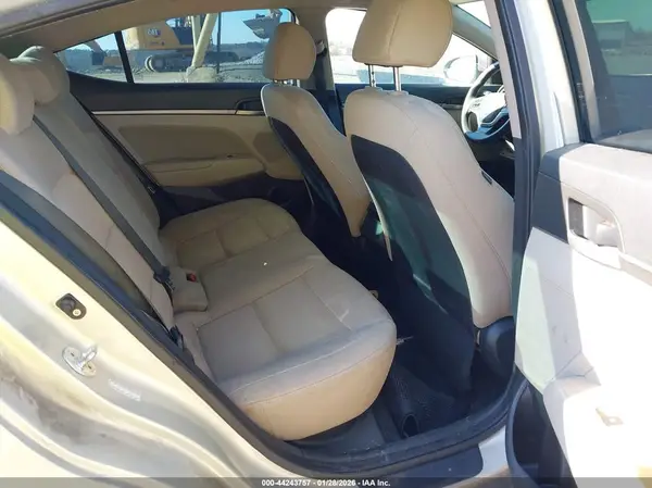 KMHD84LF6HU398039 2017 HYUNDAI ELANTRA - Image 8