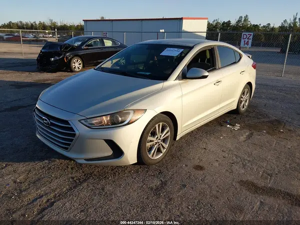 KMHD84LF6HU404082 2017 HYUNDAI ELANTRA - Image 2