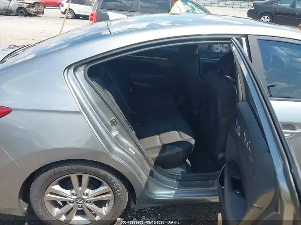 KMHD84LF6HU409993 2017 HYUNDAI ELANTRA - Image 8