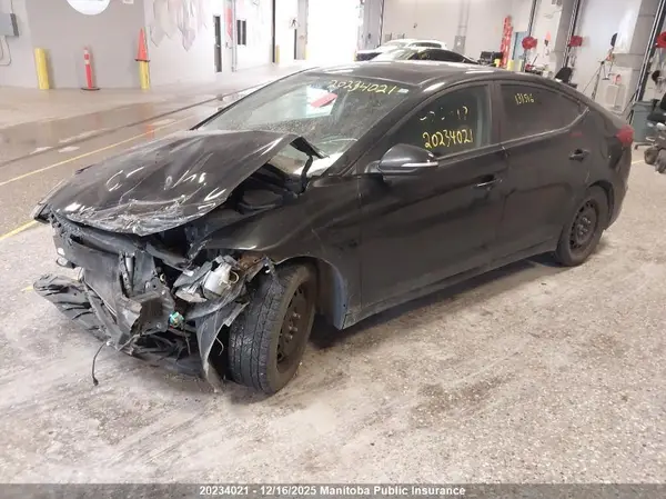 KMHD84LF6HU425417 2017 HYUNDAI ELANTRA - Image 2
