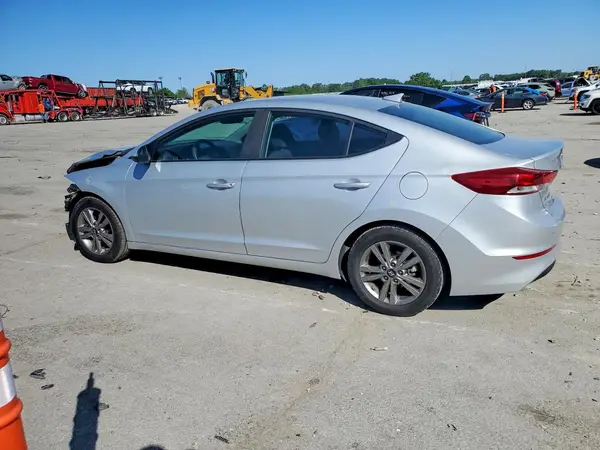 KMHD84LF6JU467804 2018 HYUNDAI ELANTRA - Image 2