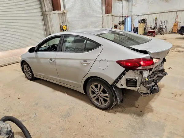 KMHD84LF6JU468760 2018 HYUNDAI ELANTRA - Image 2