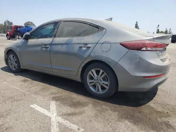 KMHD84LF6JU474445 2018 HYUNDAI ELANTRA - Image 2