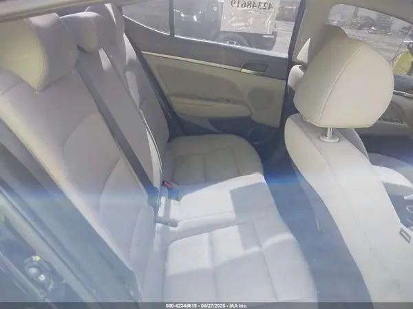 KMHD84LF6JU475448 2018 HYUNDAI ELANTRA - Image 8