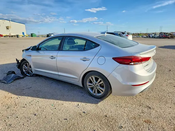 KMHD84LF6JU493478 2018 HYUNDAI ELANTRA - Image 2